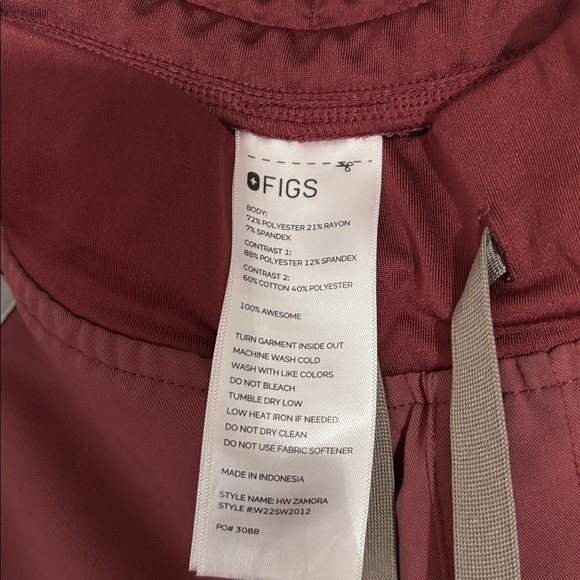 Figs Women’s Scrub Set in Light Wine Color - Picture 8 of 16